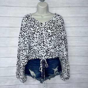 Boutique Brand Leopard Print Drawstring Button Down Batwing Sleeve Blouse 💗